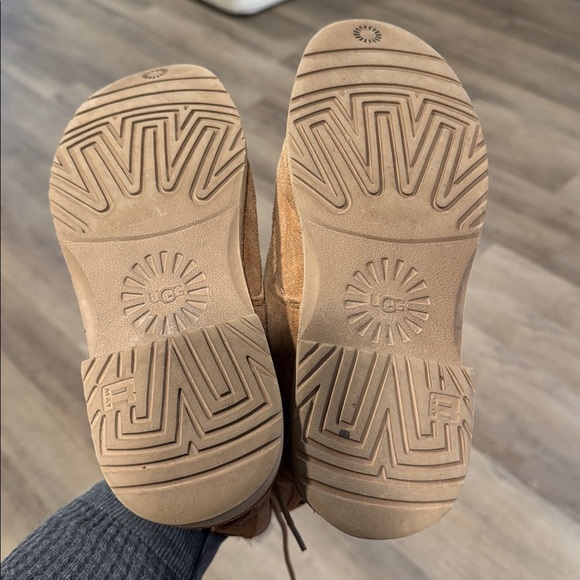 Women’s Ugg Boots - Picture 5 of 6
